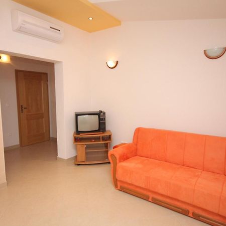 Apartments With A Parking Space Baska Voda, Makarska - 2709 Bilik gambar