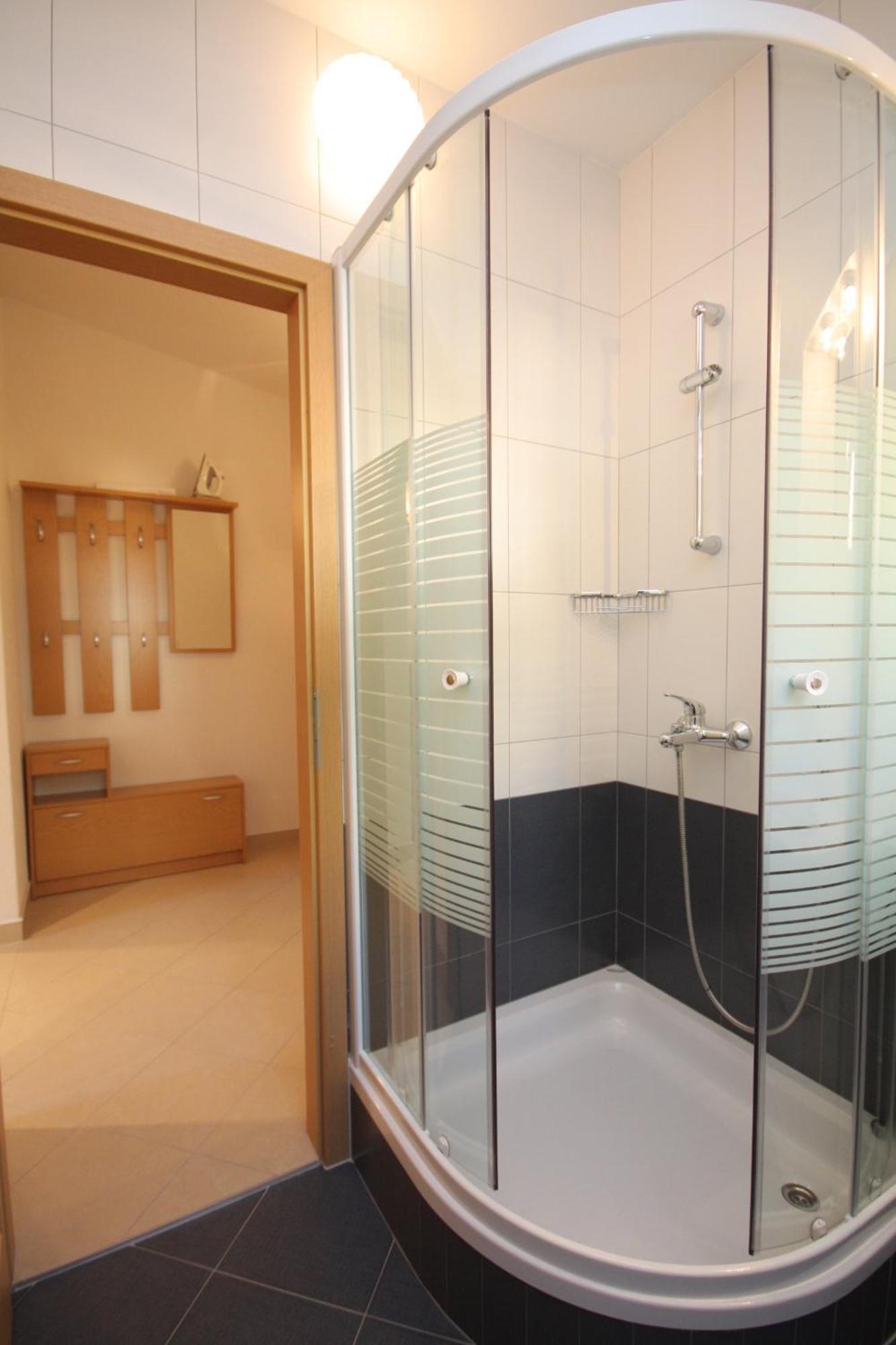 Apartments With A Parking Space Baska Voda, Makarska - 2709 Bilik gambar