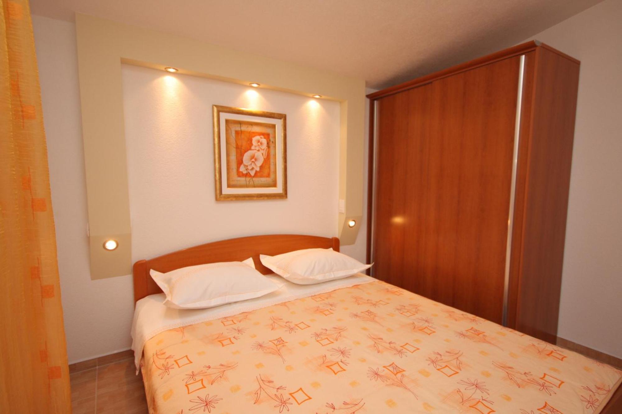 Apartments With A Parking Space Baska Voda, Makarska - 2709 Bilik gambar